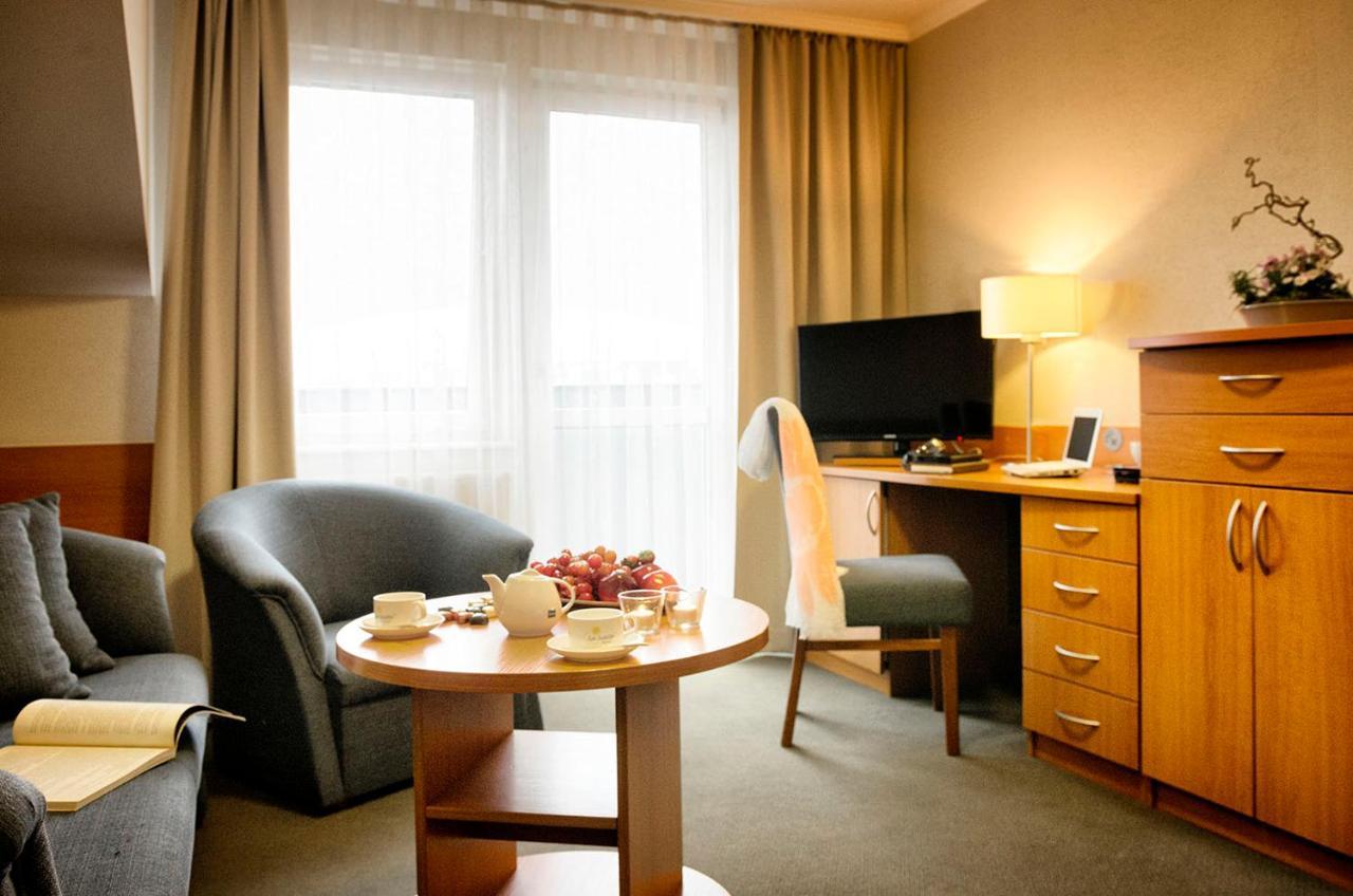 Hotel La Siesta & Medical Spa Ястшембя-Гура Экстерьер фото