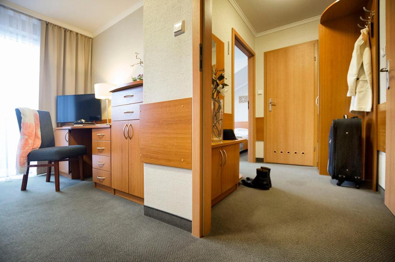 Hotel La Siesta & Medical Spa Ястшембя-Гура Экстерьер фото