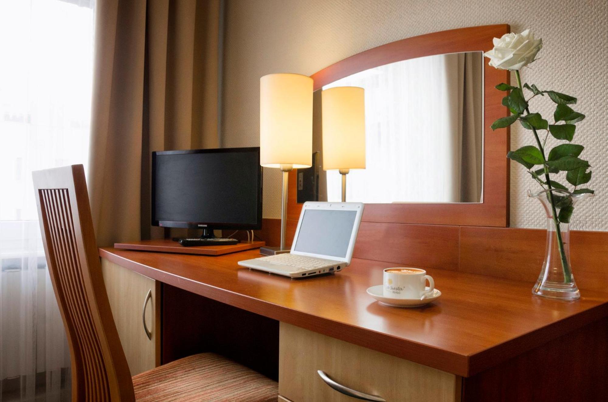Hotel La Siesta & Medical Spa Ястшембя-Гура Экстерьер фото