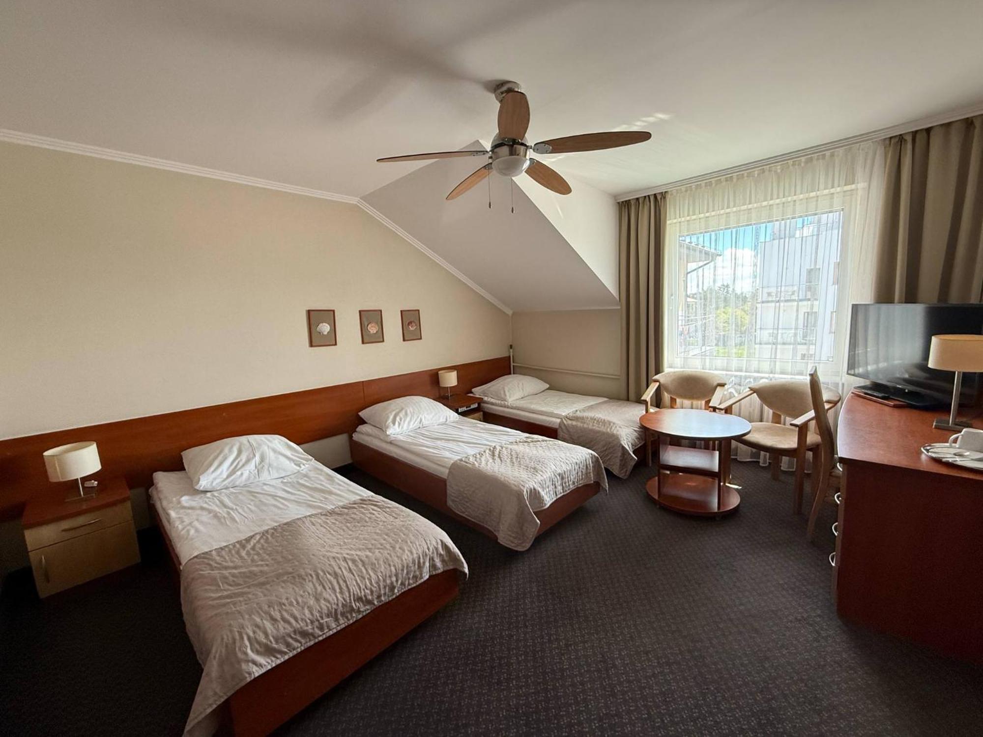 Hotel La Siesta & Medical Spa Ястшембя-Гура Экстерьер фото
