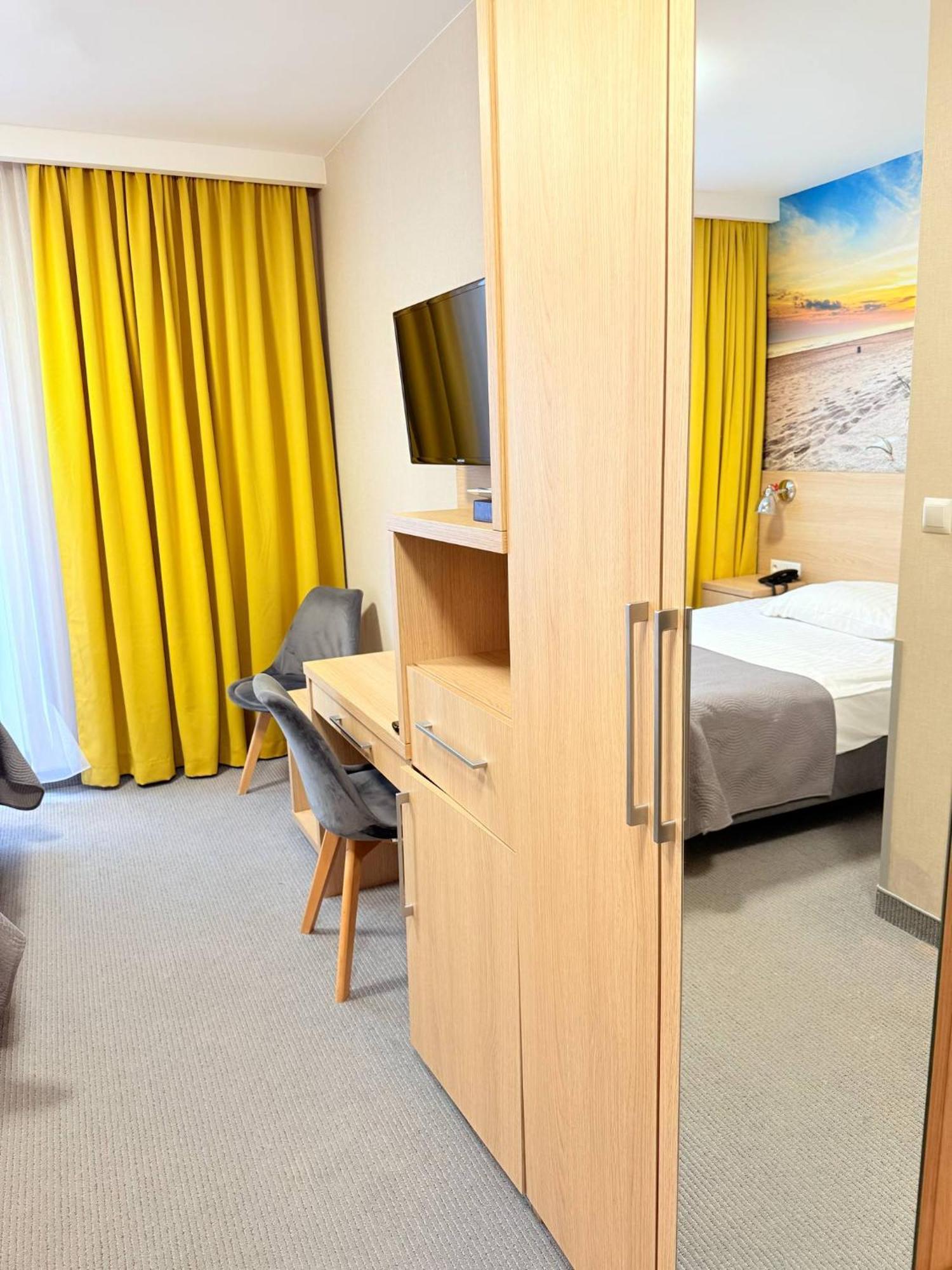 Hotel La Siesta & Medical Spa Ястшембя-Гура Экстерьер фото