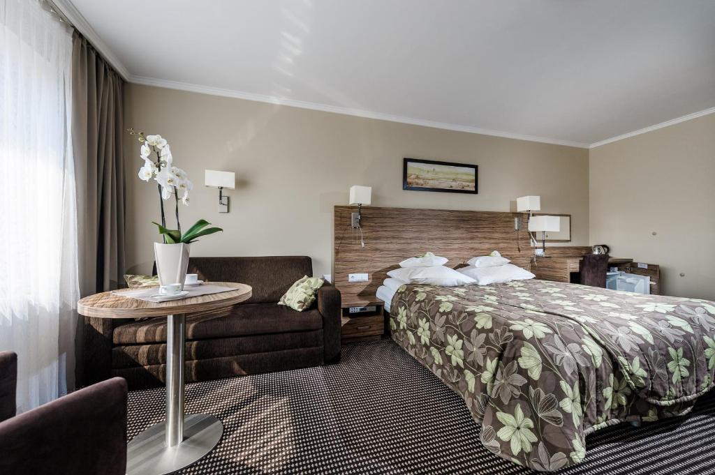 Hotel La Siesta & Medical Spa Ястшембя-Гура Экстерьер фото